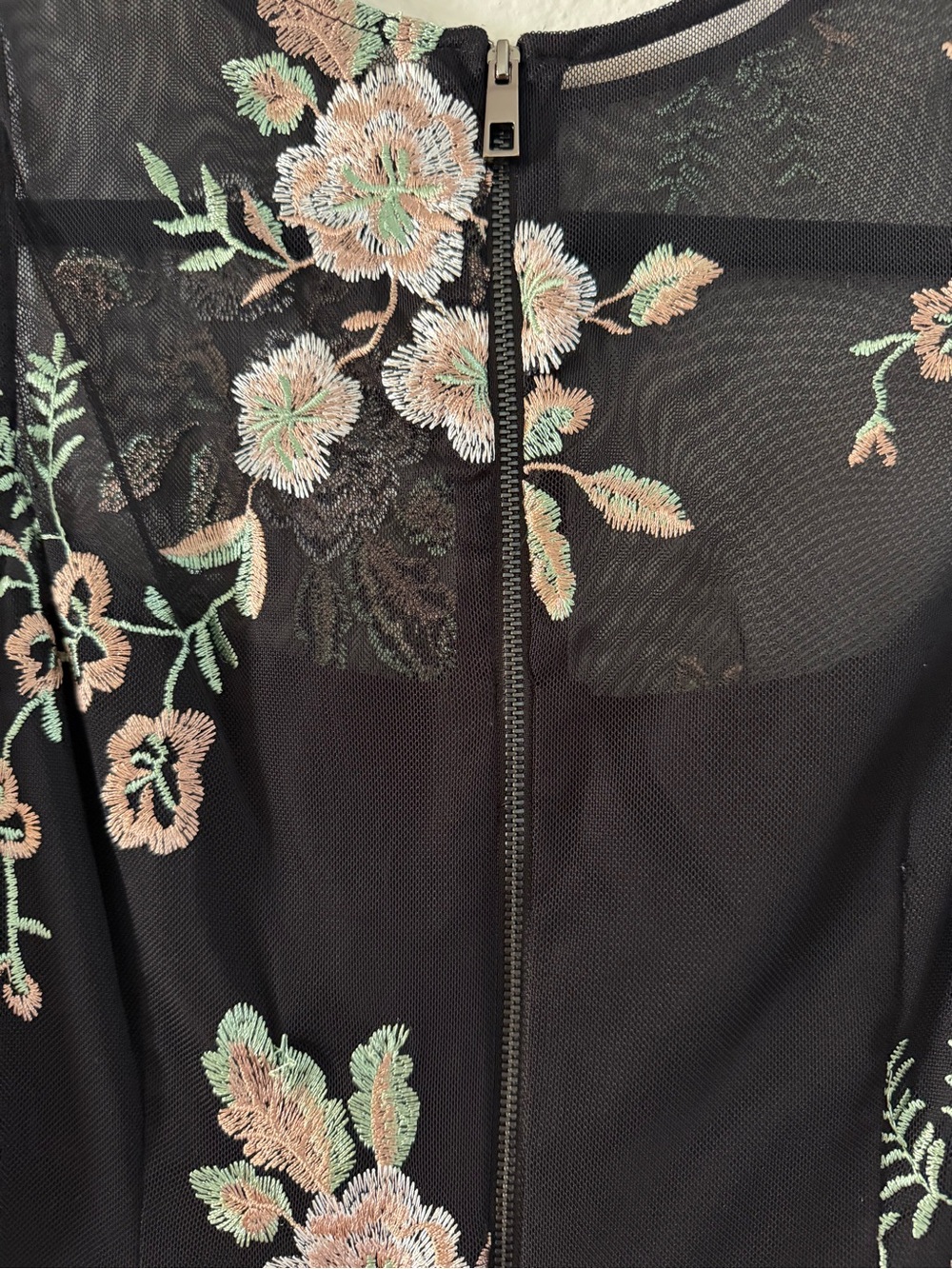 Vince Camuto Floral Black Dress size 4 Gorgeous Detail - Picture 13 of 16